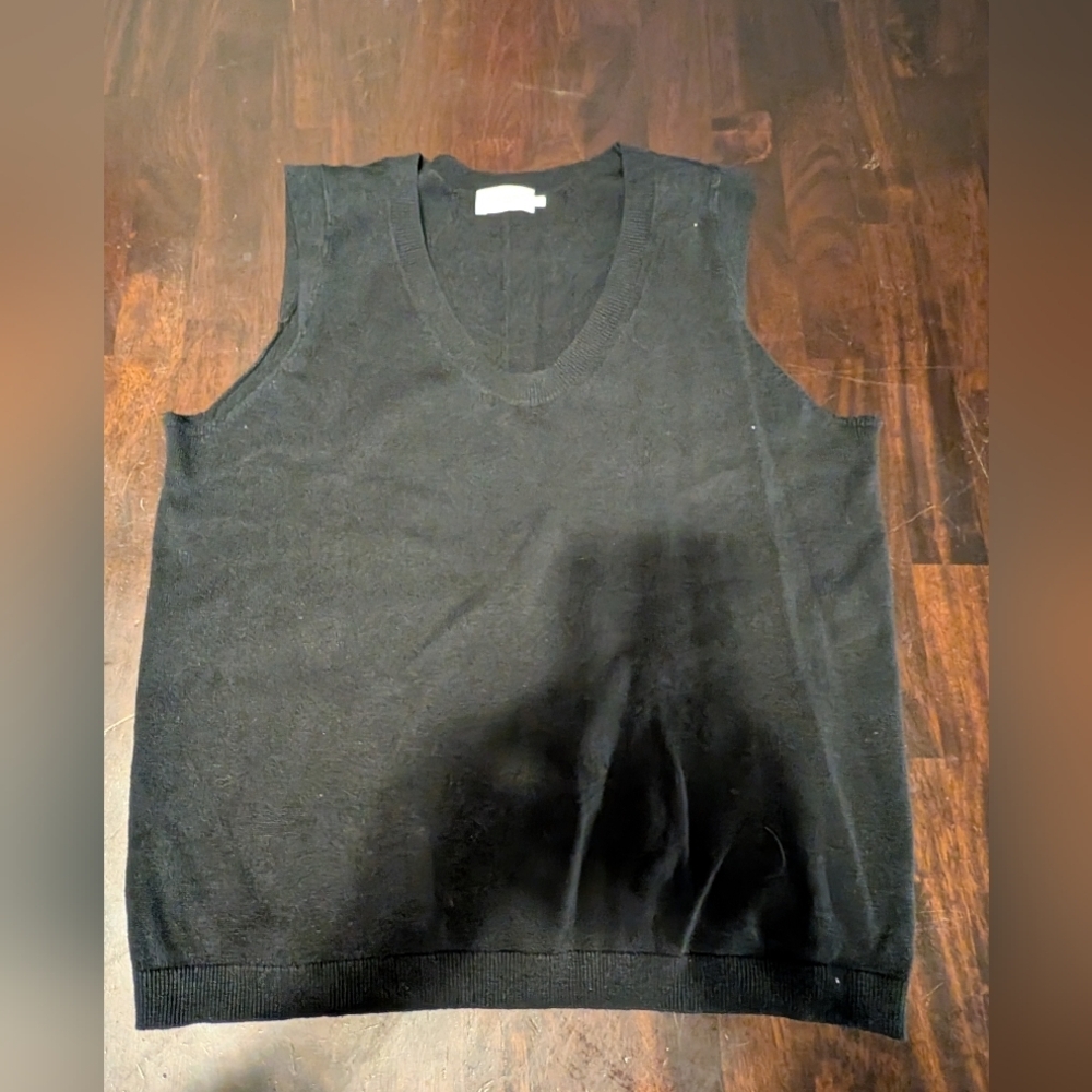 The Reset R LABEL Women's V-Neck Black LINEN BLEND Sweater Vest, SIZE M